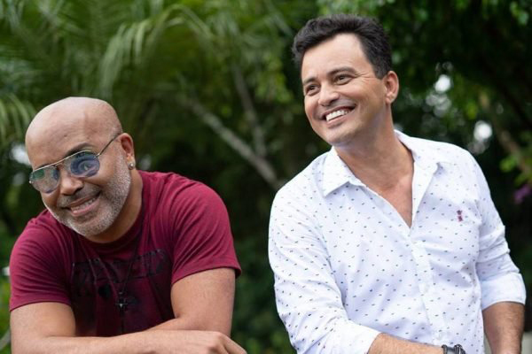 Dupla Rick Renner Faz Show Especial Direto Da Ilha Da Cotinga Para